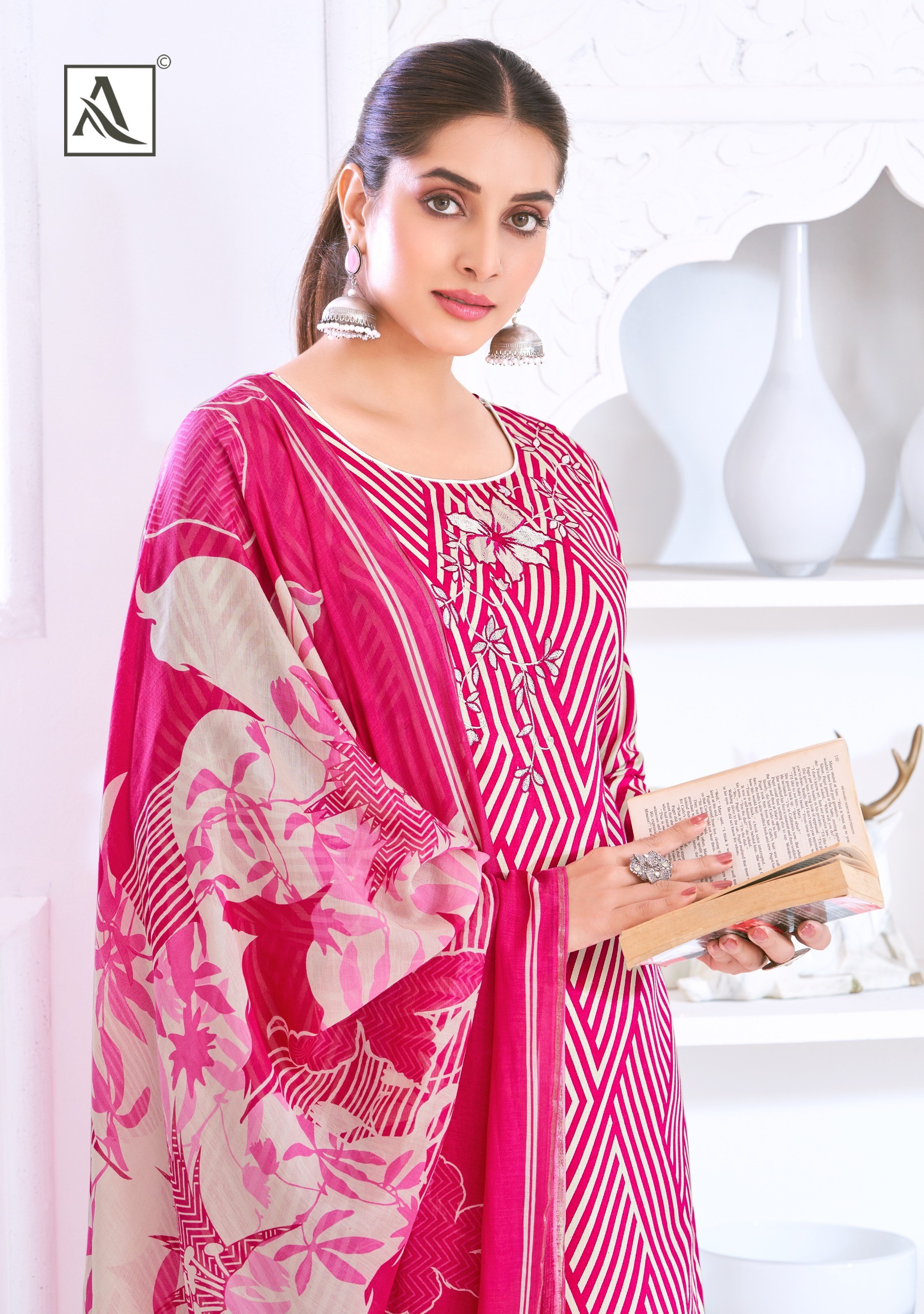 Alok Suit – Arnika