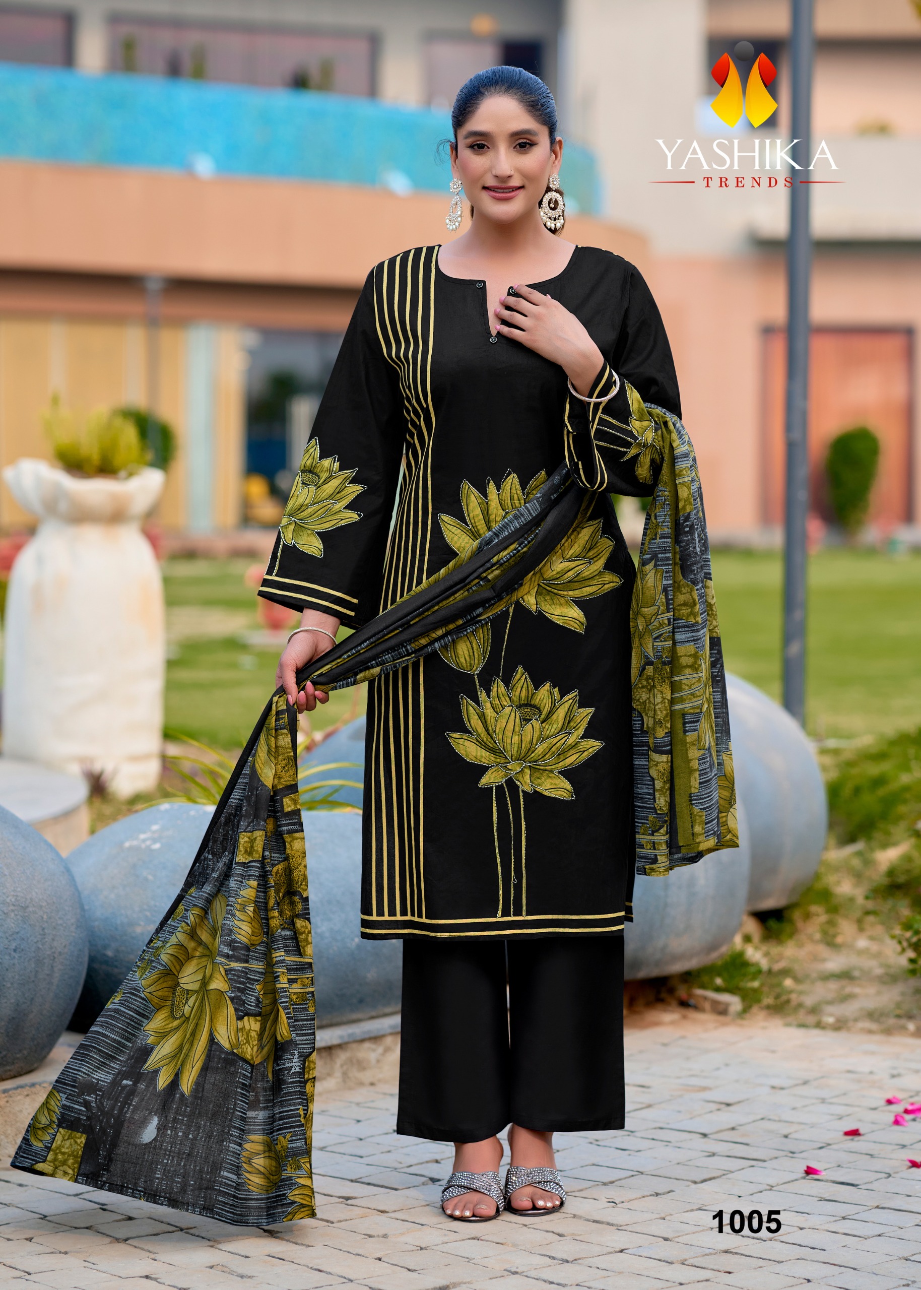 Yashika Trends – Anayisha and Mayisha