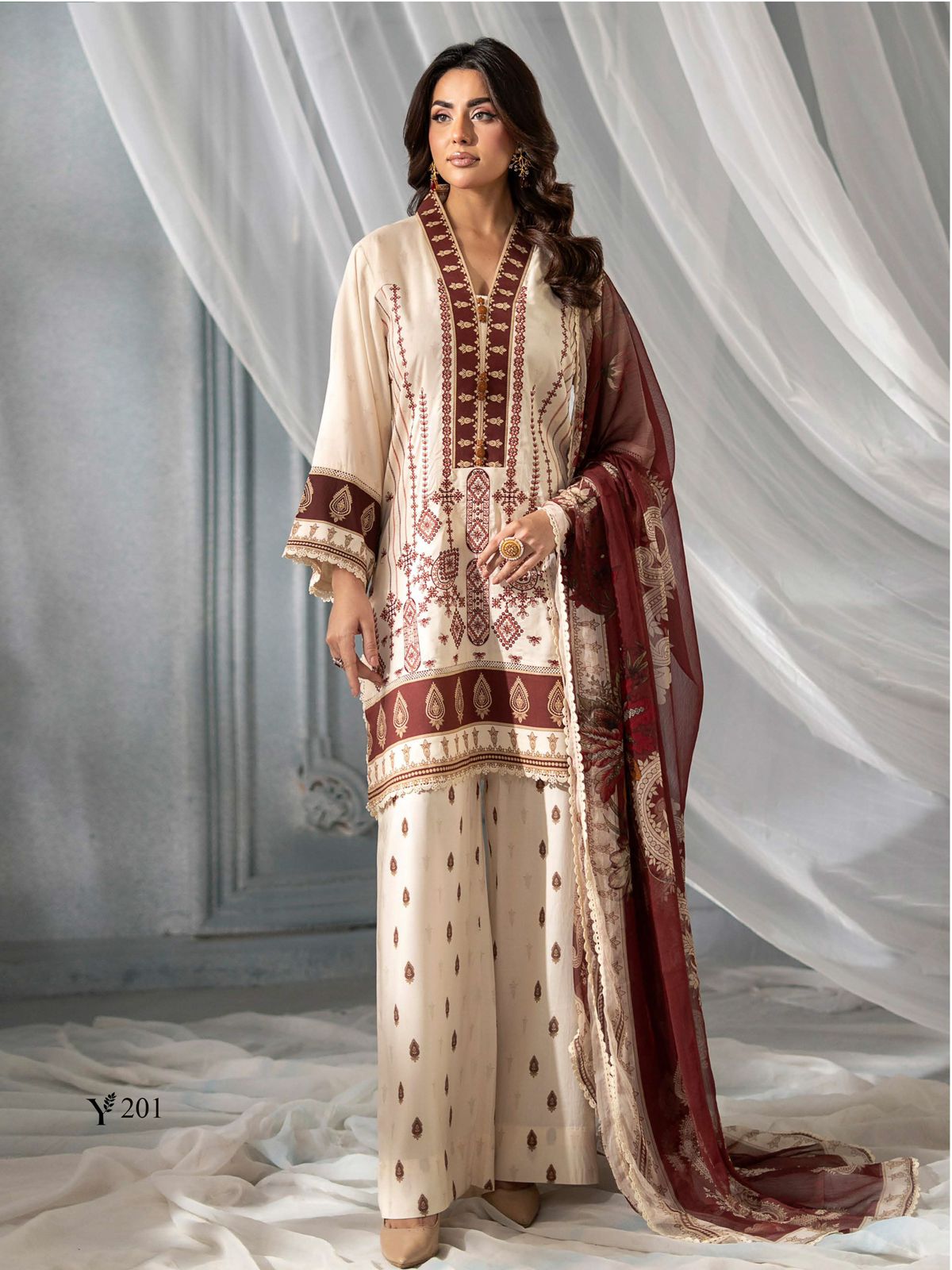 Aabyaan Desginer – Sana safina vol.2