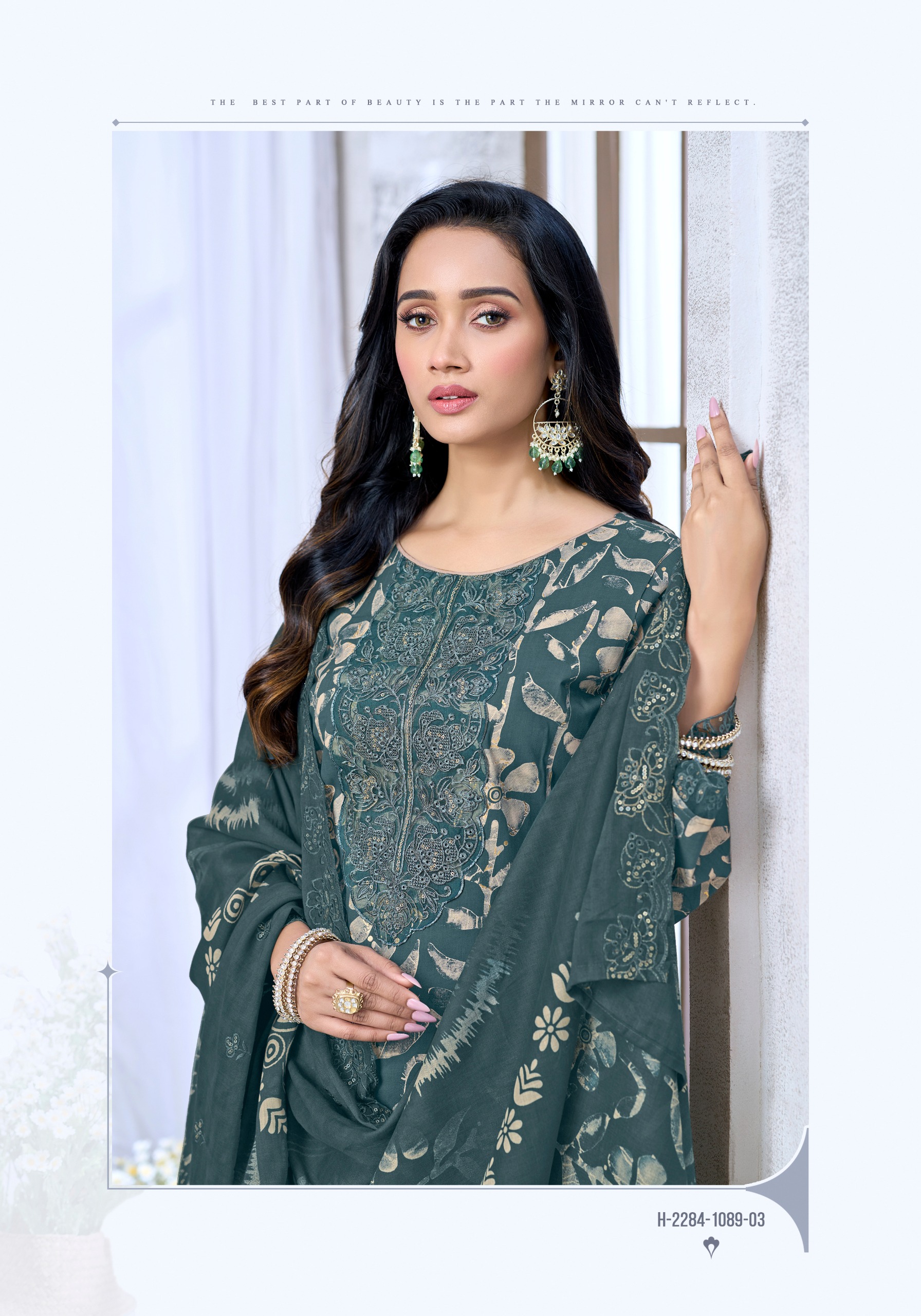 Alok Suit – Farinaz