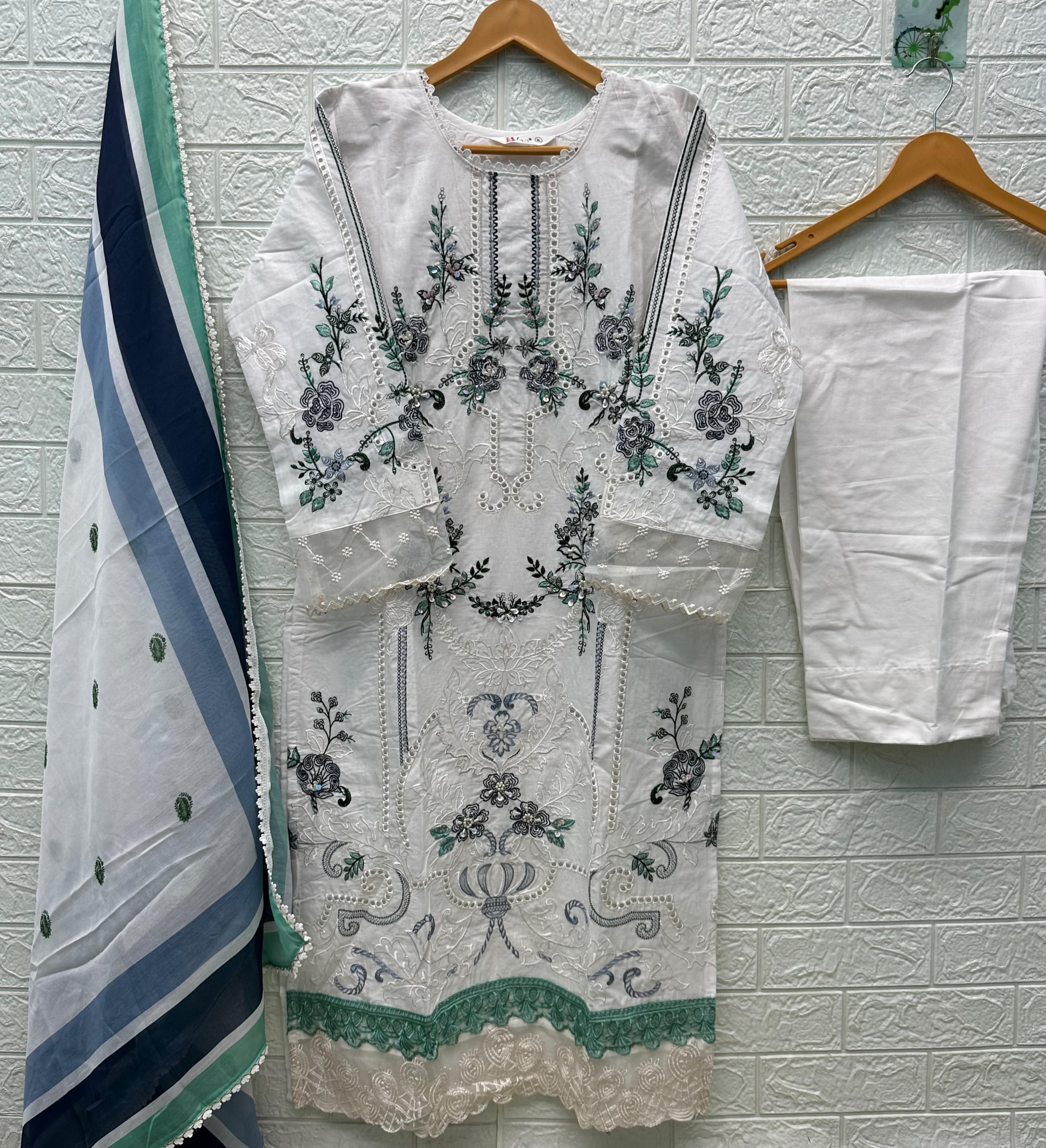 Elan Studio – Maria B Lawn 26