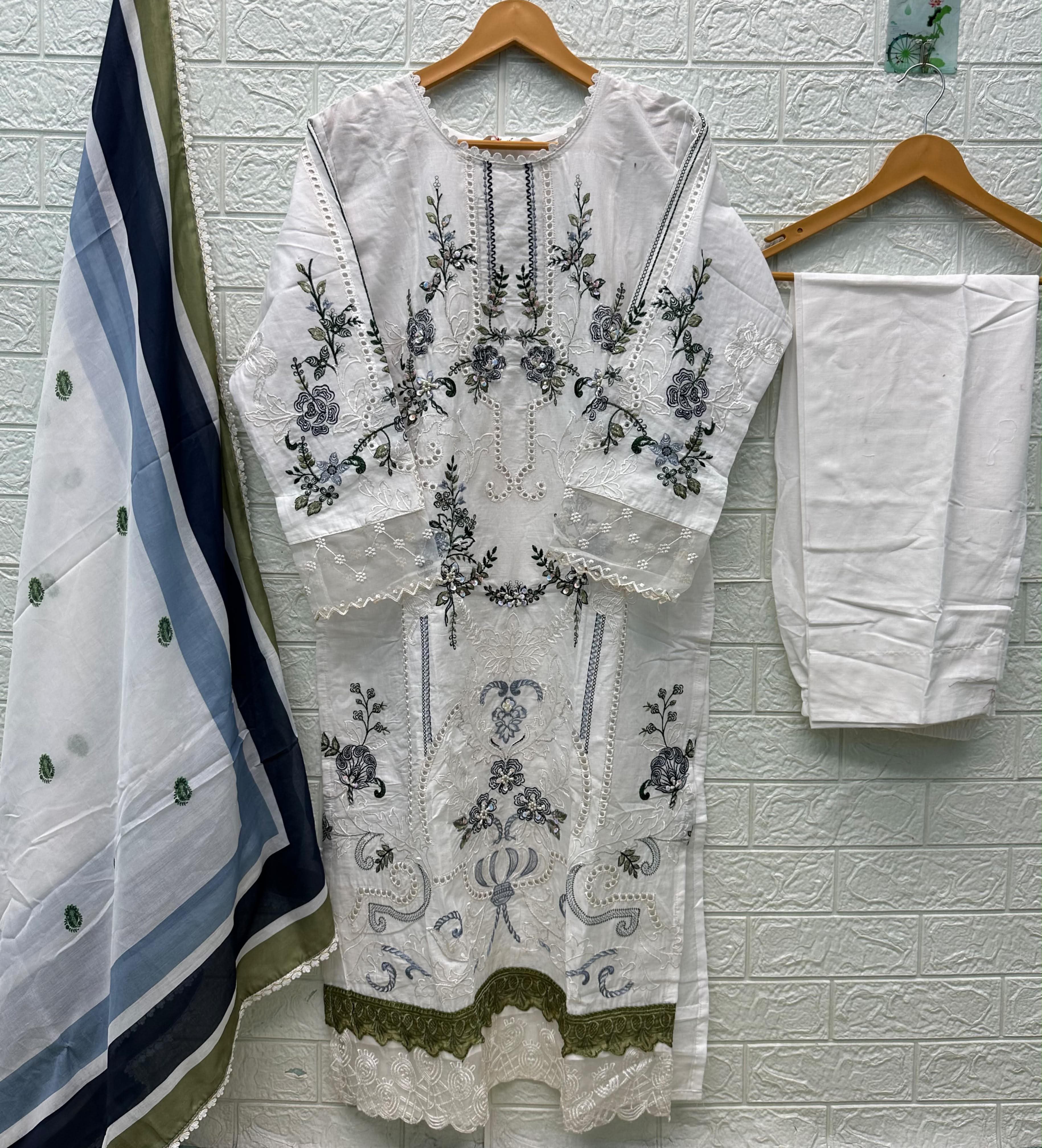 Elan Studio – Maria B Lawn 26
